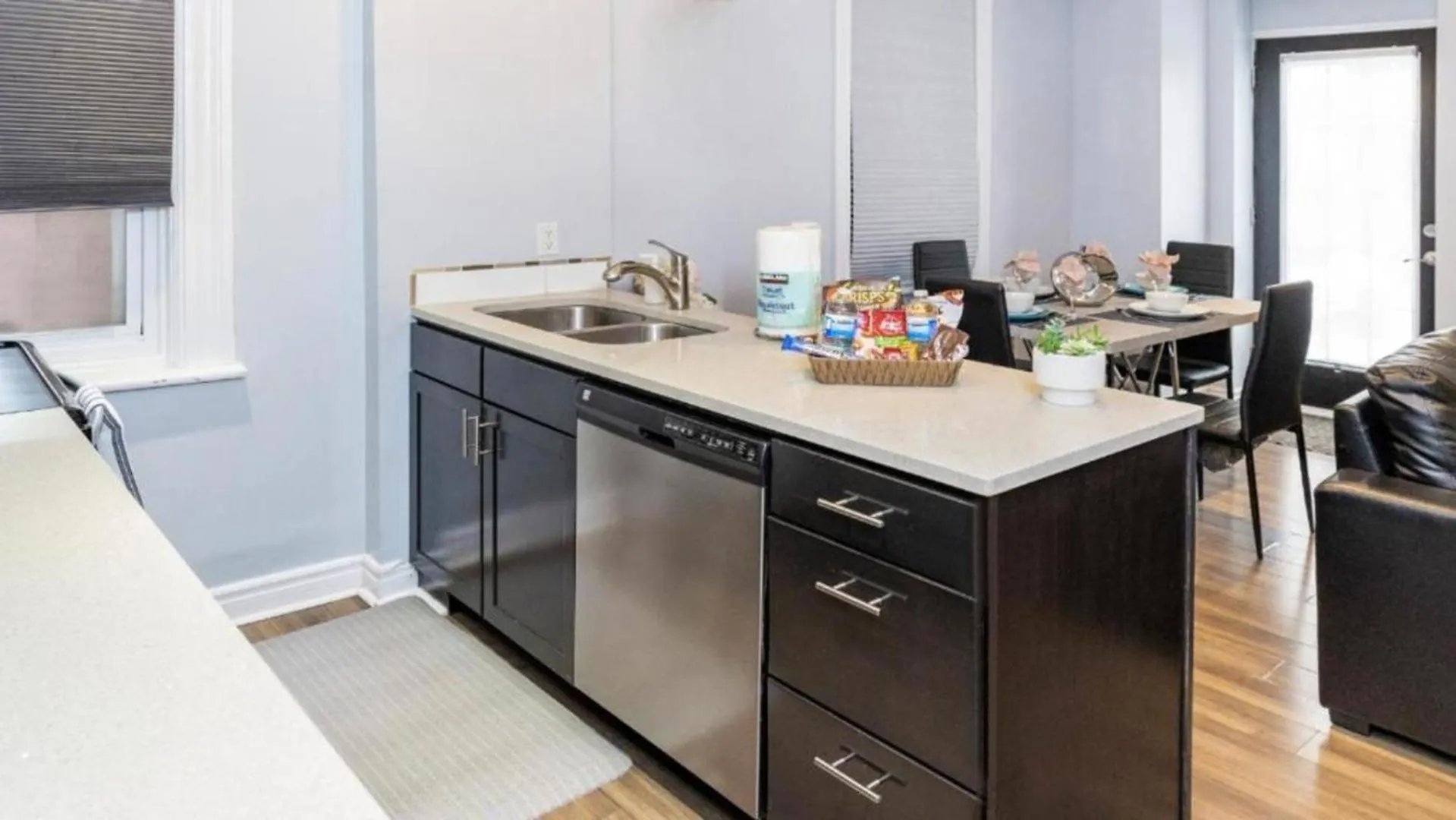 Urban 1Br Gem With Kitchen, Smart Tv & Workspace Ottawa 0*,  Kanada