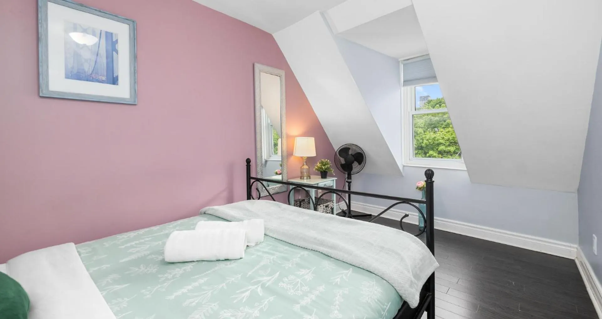 Apartment Urban 1Br Gem With Kitchen, Smart Tv & Workspace Ottawa