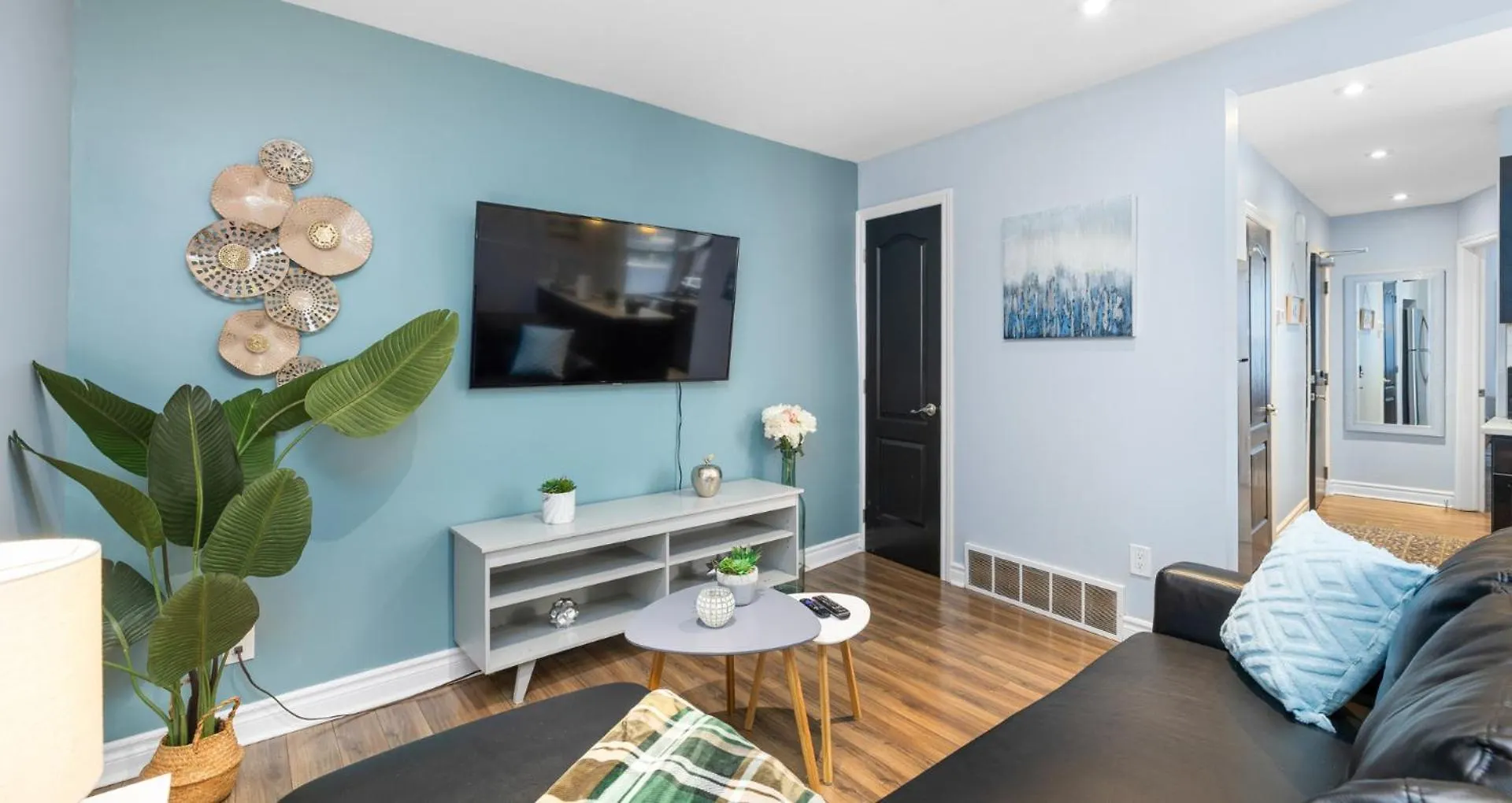 Urban 1Br Gem With Kitchen, Smart Tv & Workspace Ottawa Apartment
